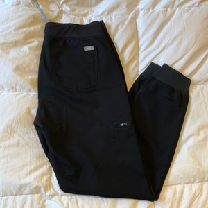 Figs Zamora joggers in Black